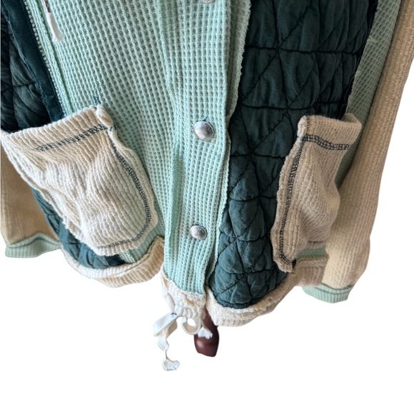 Green and Cream Quilted Hooded Jacket L Pol - Picture 5 of 5